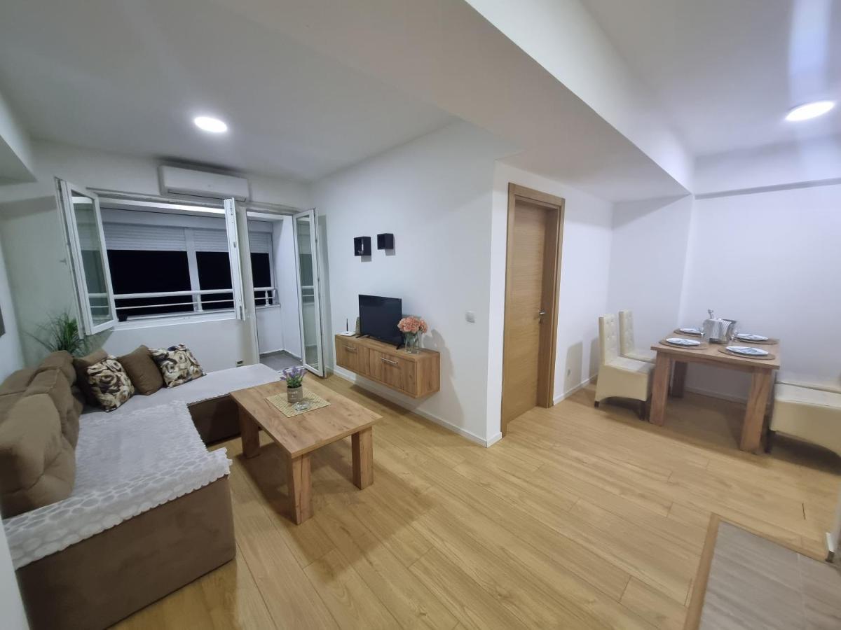 Golden Sun Skopje Apartment Bagian luar foto