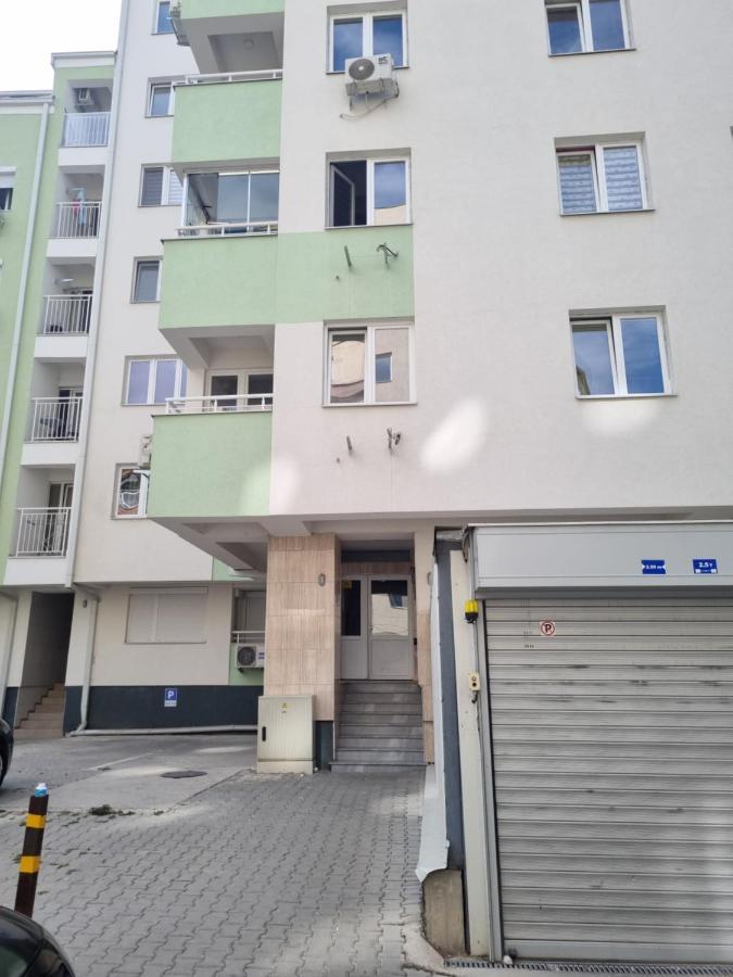 Golden Sun Skopje Apartment Bagian luar foto